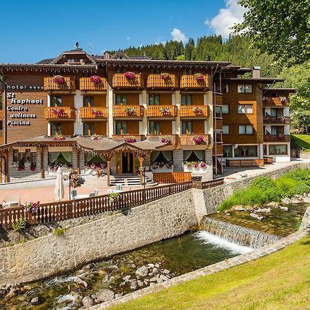Hotel St. Raphael Madonna di Campiglio Exterior foto