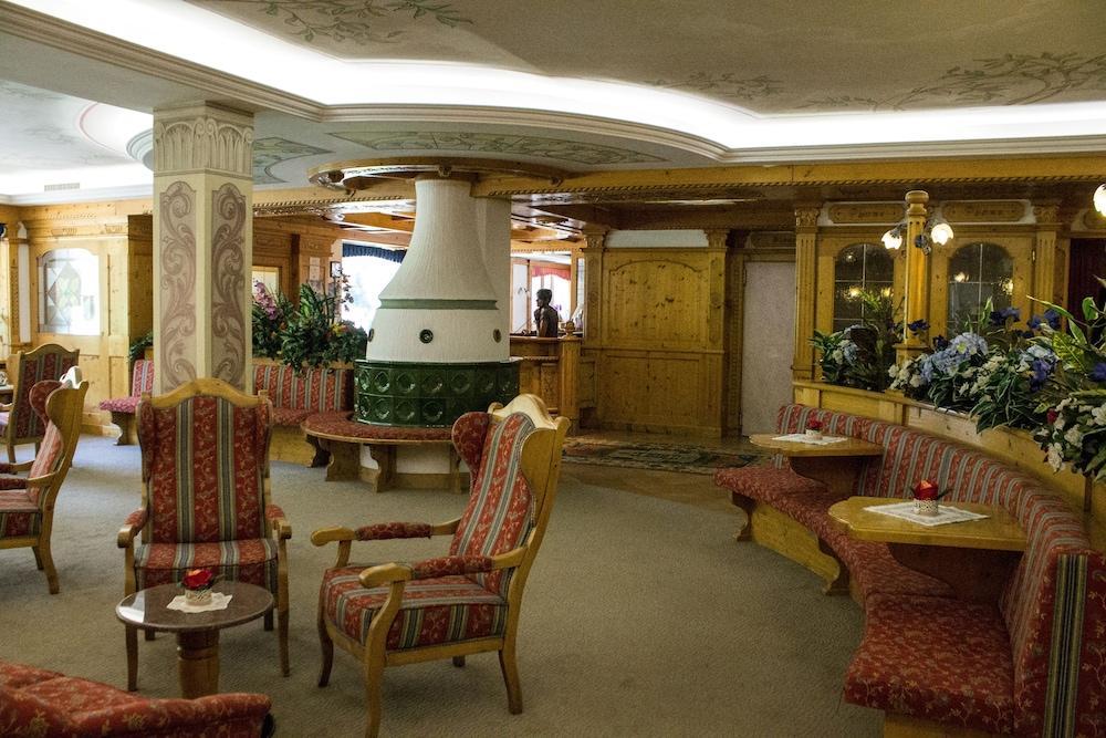 Hotel St. Raphael Madonna di Campiglio Exterior foto