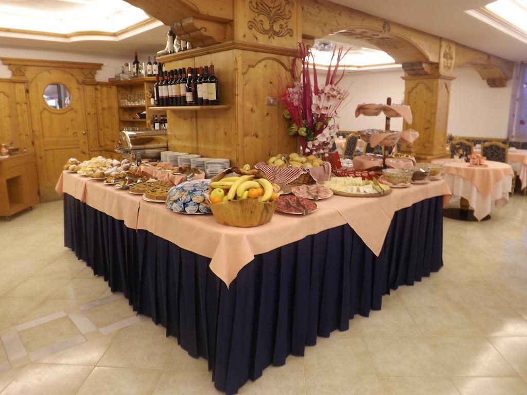 Hotel St. Raphael Madonna di Campiglio Exterior foto