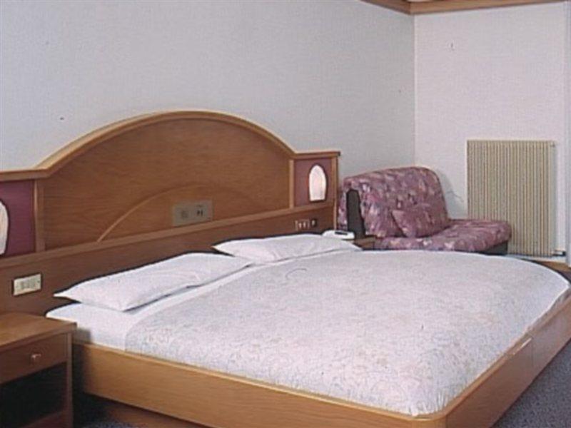 Hotel St. Raphael Madonna di Campiglio Exterior foto