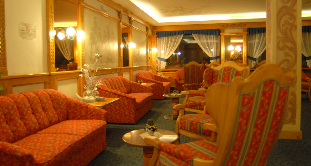 Hotel St. Raphael Madonna di Campiglio Exterior foto