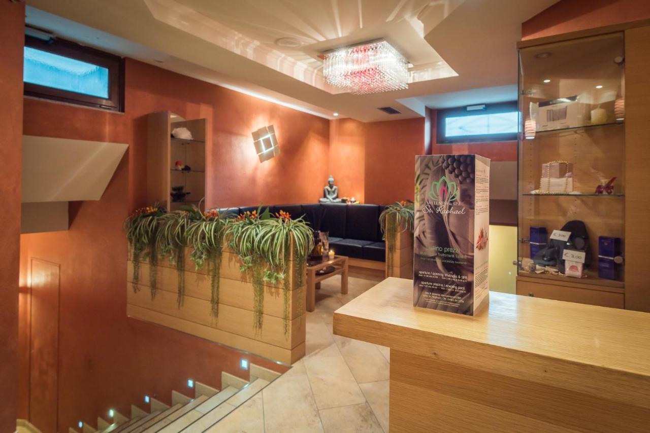 Hotel St. Raphael Madonna di Campiglio Exterior foto