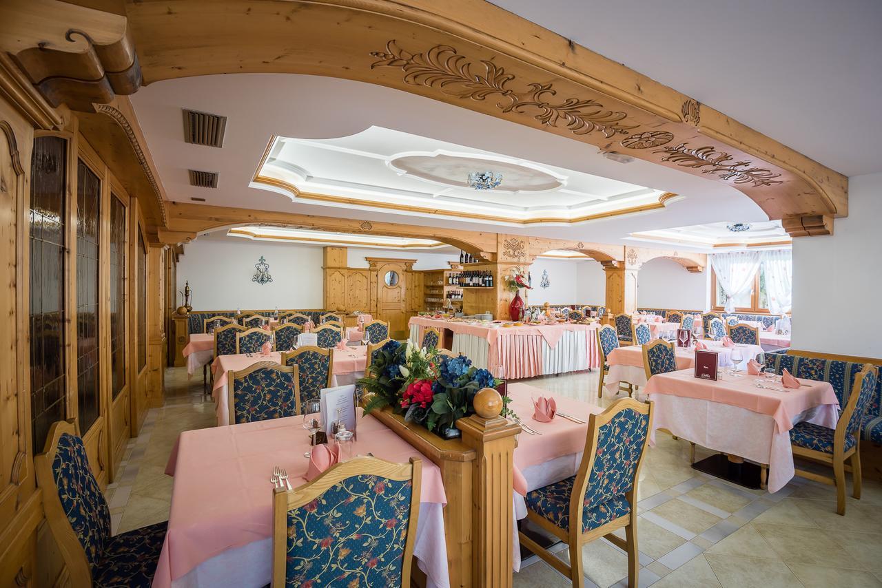 Hotel St. Raphael Madonna di Campiglio Exterior foto
