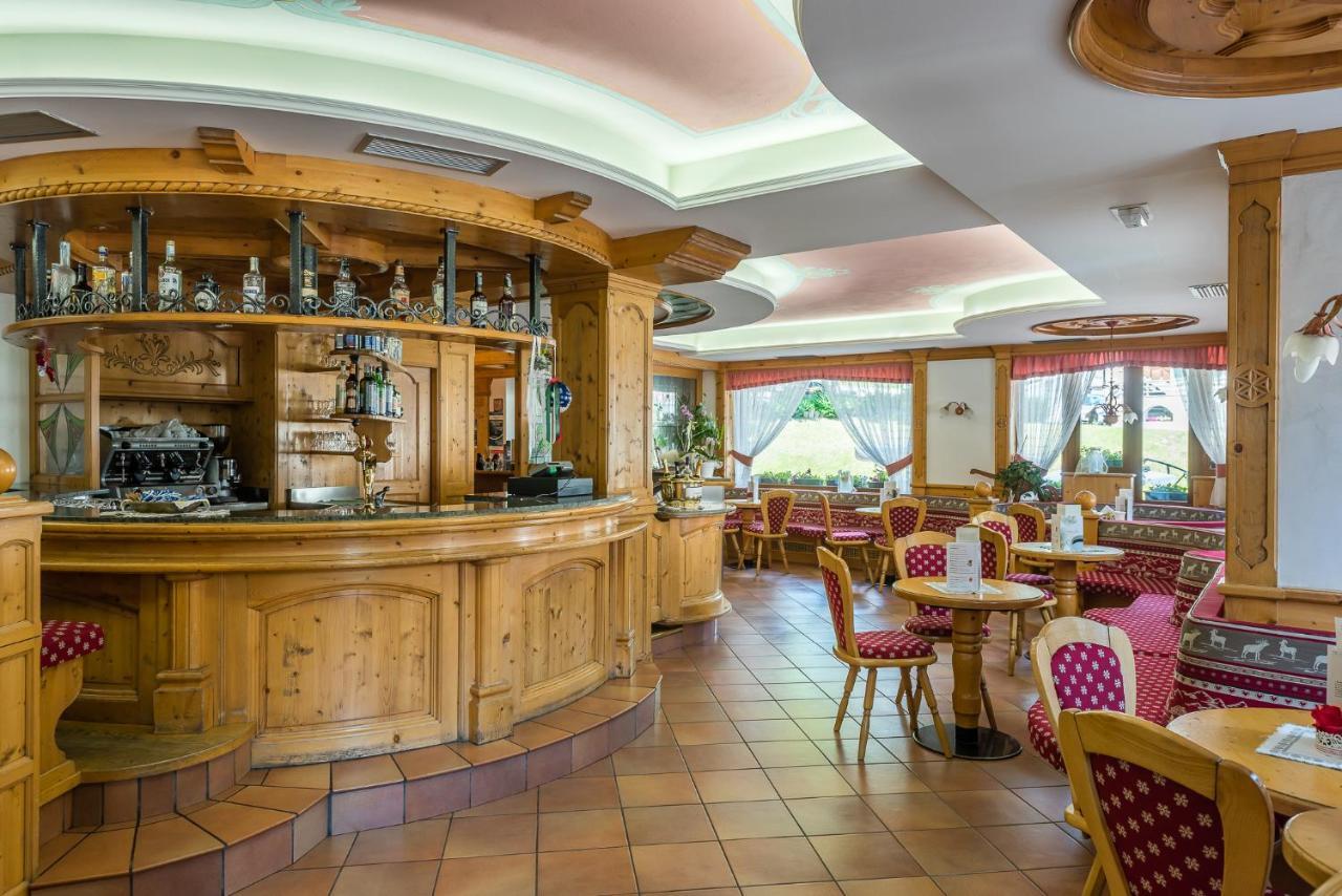 Hotel St. Raphael Madonna di Campiglio Exterior foto