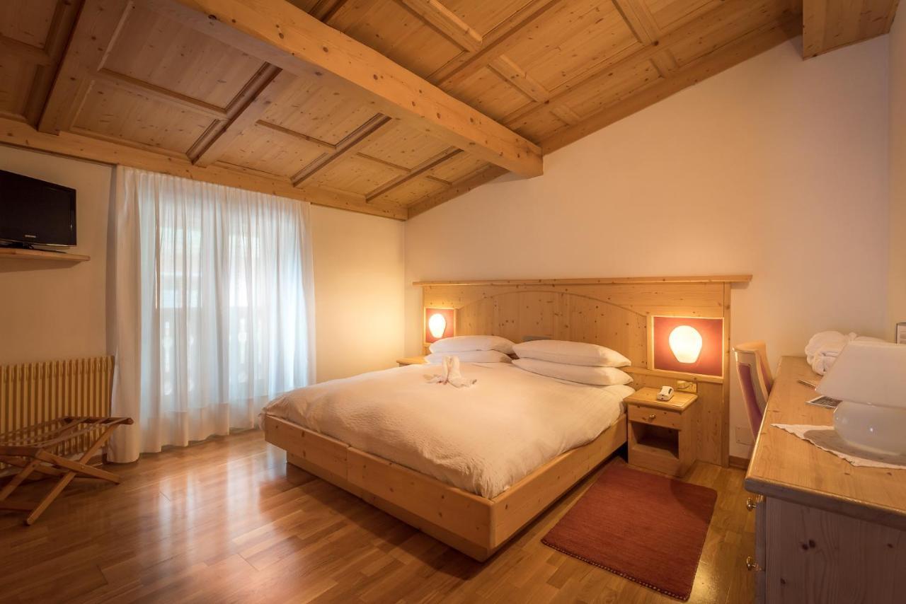 Hotel St. Raphael Madonna di Campiglio Exterior foto